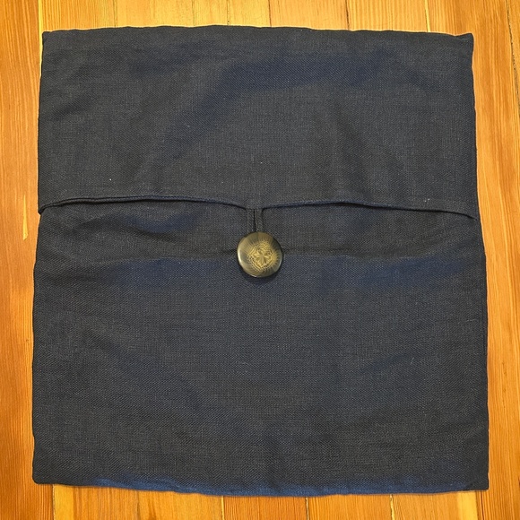 Pottery Barn decorative pillow cover dark navy blue linen 18 x 18 Button close - Picture 1 of 5